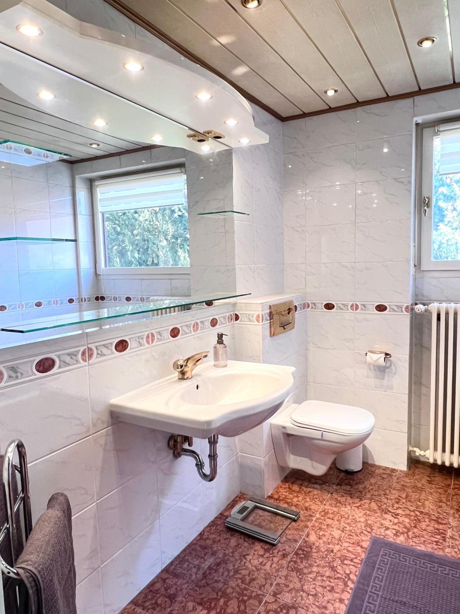 Ferienhaus Privates Mit Pool & Whirlpool Zentral In *