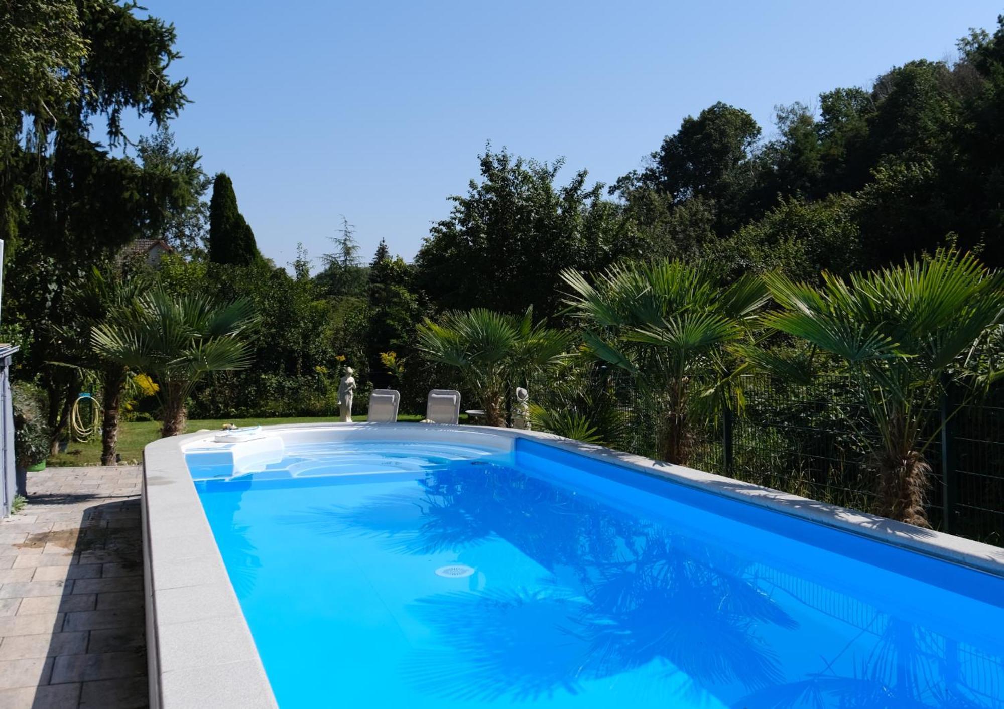Ferienhaus Privates Mit Pool & Whirlpool Zentral In *
