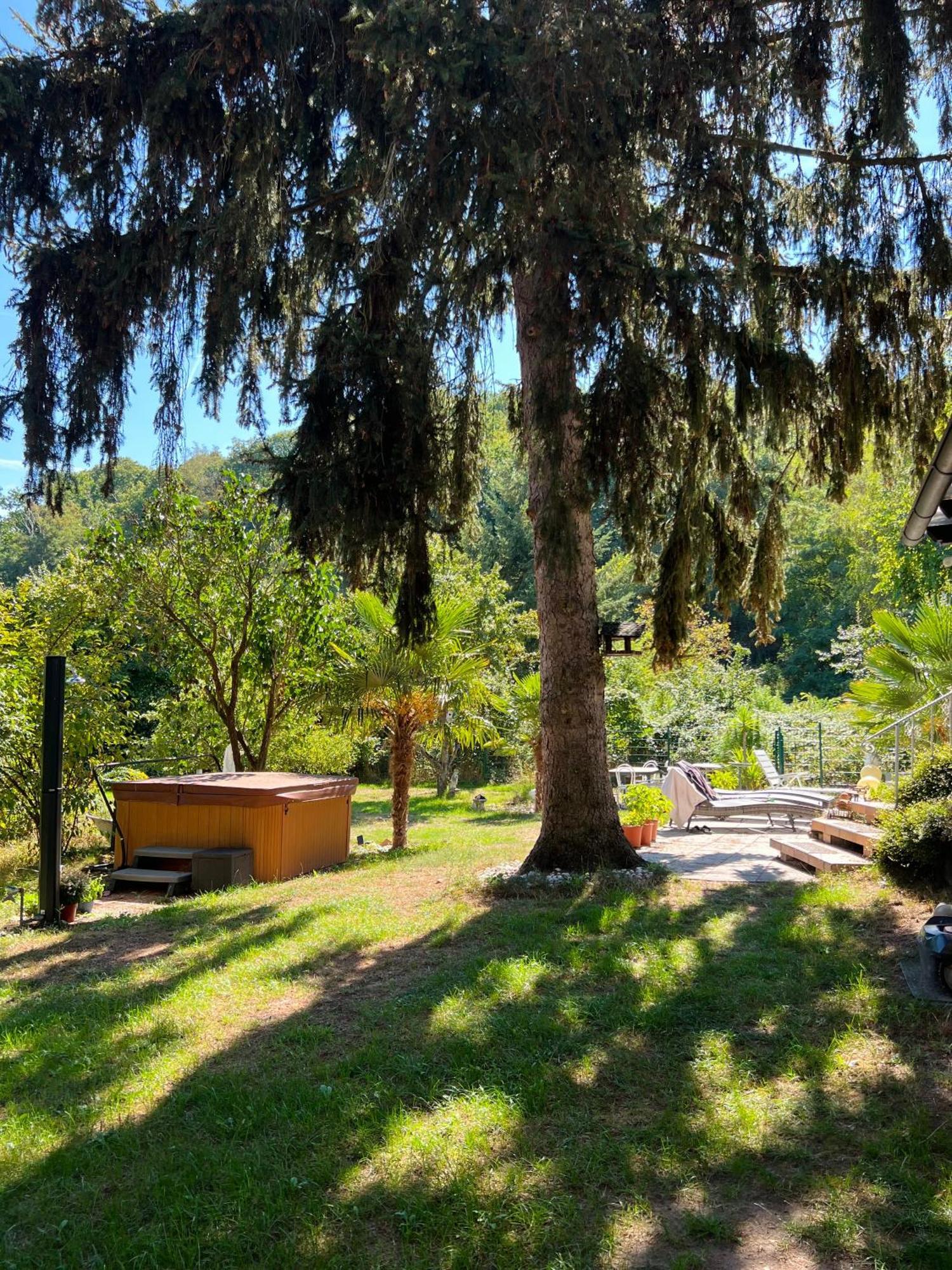 Ferienhaus Privates Mit Pool & Whirlpool Zentral In *